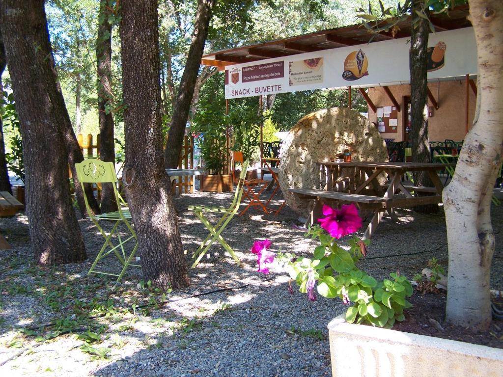 Hotel Moulin De La Roque Althen-des-Paluds Exteriér fotografie